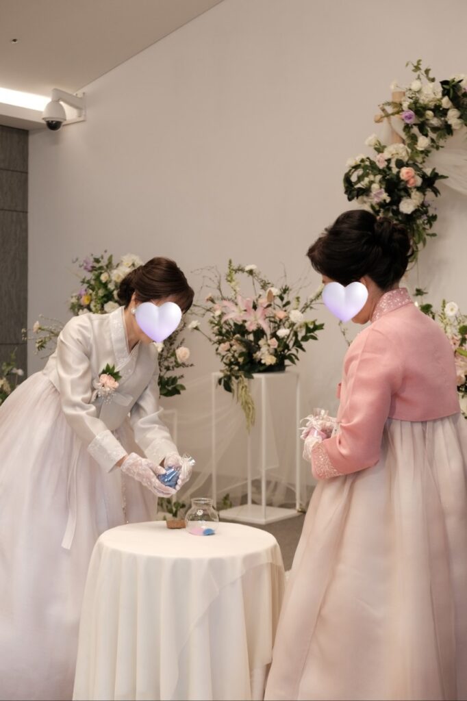 150평 홀 단 8명을 위한 스몰웨딩 그리고 샌드 세레모니10 260407