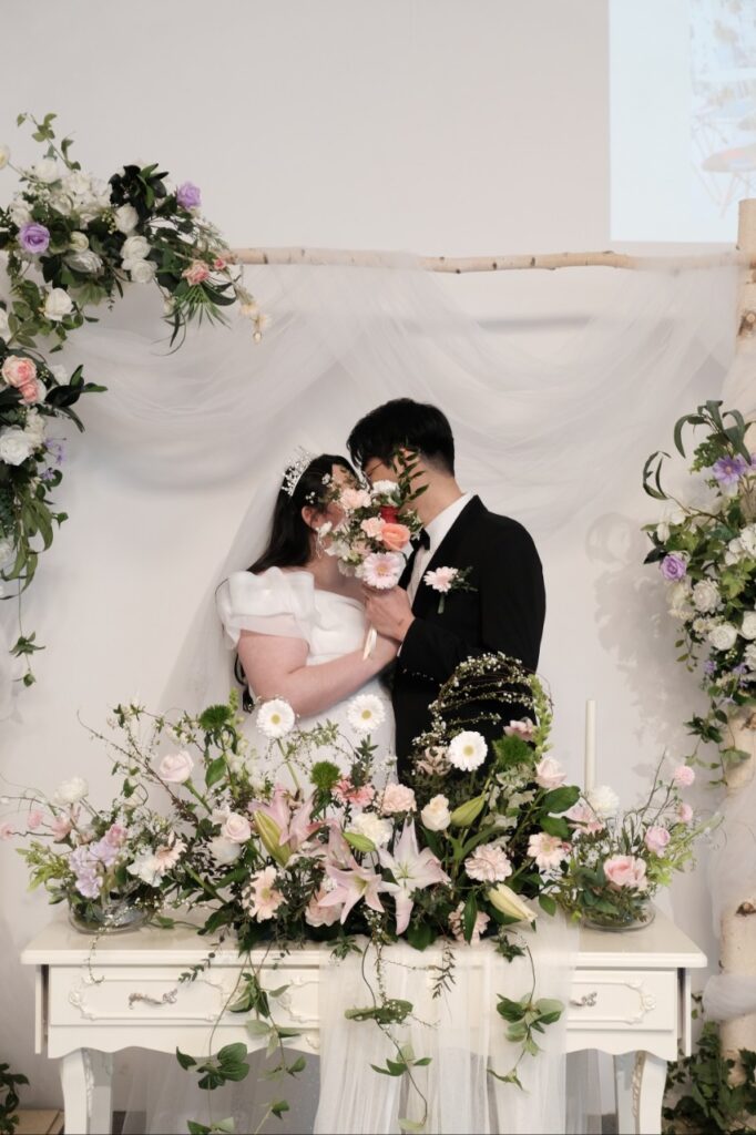 150평 홀 단 8명을 위한 스몰웨딩 그리고 샌드 세레모니5 260407 1