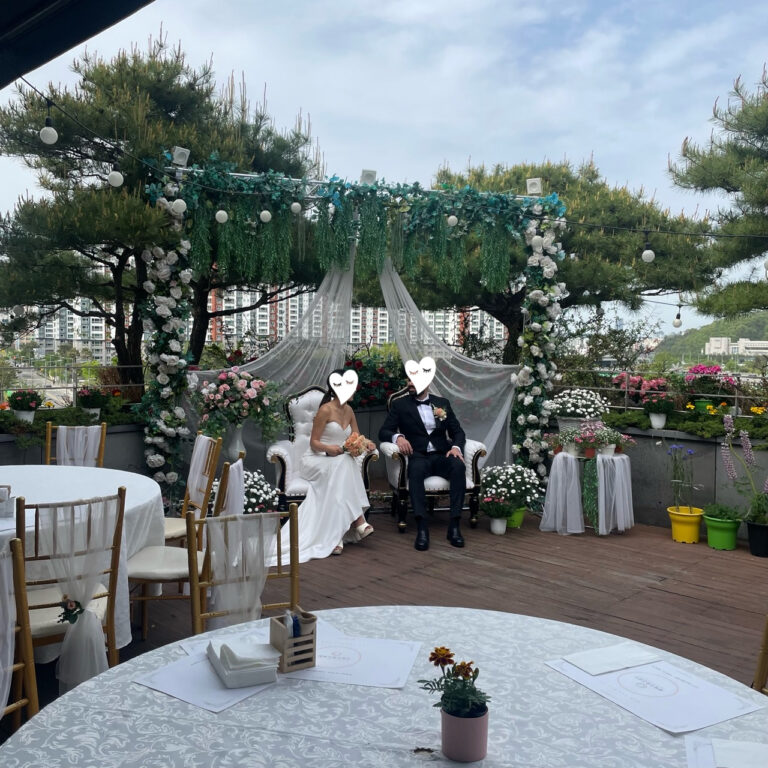 결혼식에 돈 쓰는 게 아깝다던 신부님의 스몰 웨딩 사례8 260407