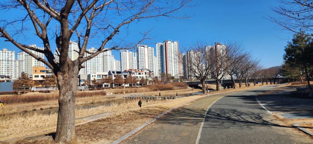 주차가 편한 라미컨벤션웨딩홀입니다. 21 주차가 편한 라미컨벤션웨딩홀입니다.22 260407