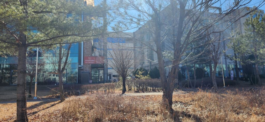 주차가 편한 라미컨벤션웨딩홀입니다. 22 주차가 편한 라미컨벤션웨딩홀입니다.23 260407